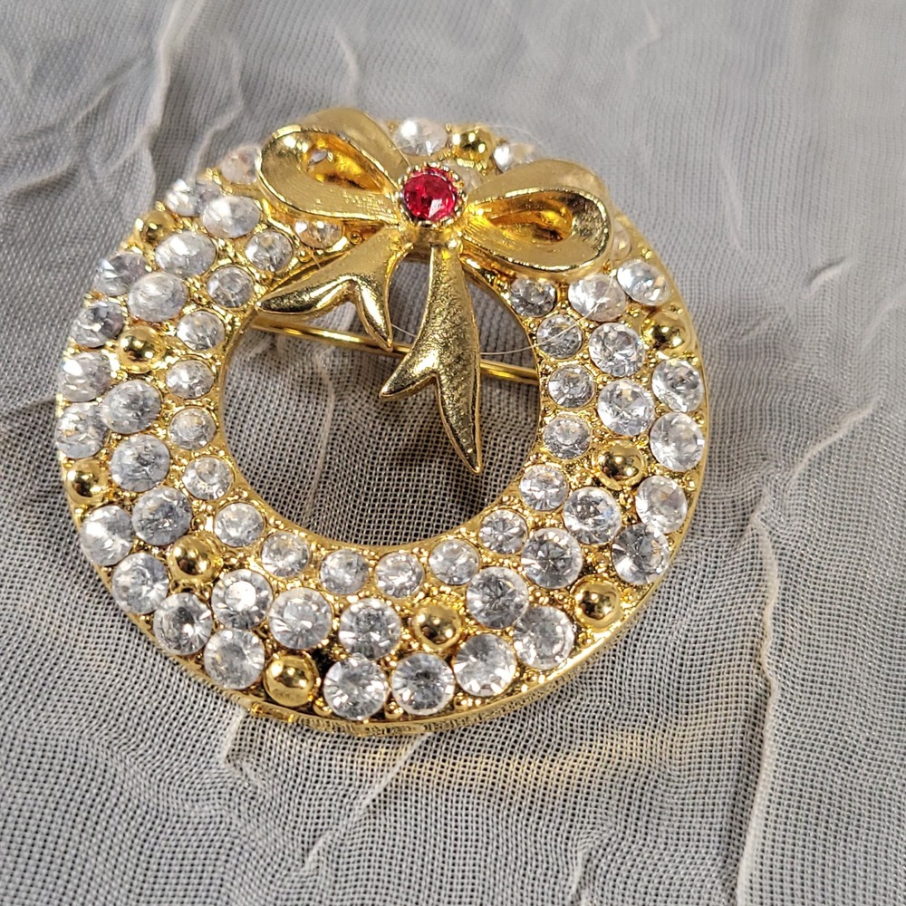 Christmas Wreath Brooch Women Gold Rhinestone Bow Festive Holiday Pin